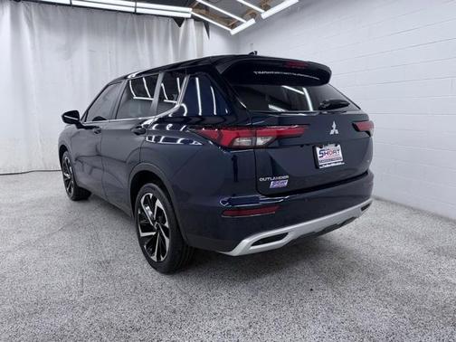 2023 Mitsubishi Outlander SE