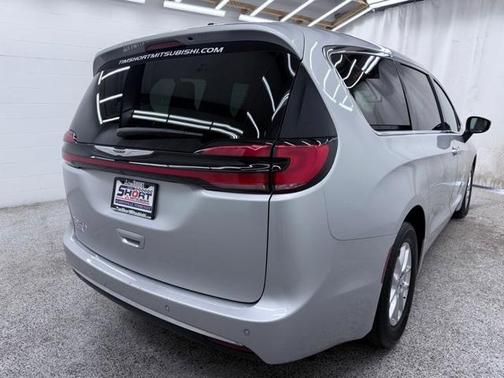 2024 Chrysler Pacifica Touring-L
