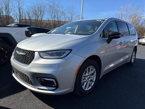 2024 Chrysler Pacifica Touring-L