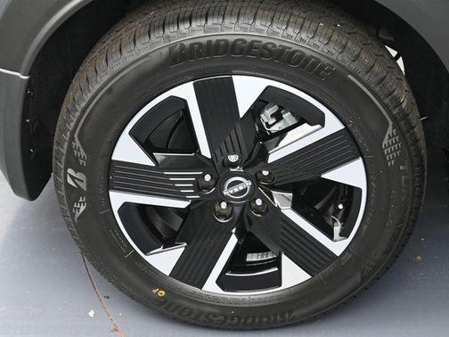 Gun Metallic 2026 Nissan Kicks SV