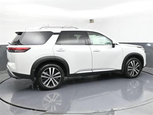 2025 Nissan Pathfinder Platinum FWD