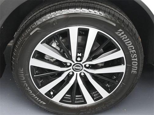 2025 Nissan Pathfinder Platinum FWD