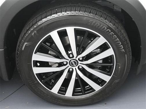 2025 Nissan Pathfinder Platinum FWD