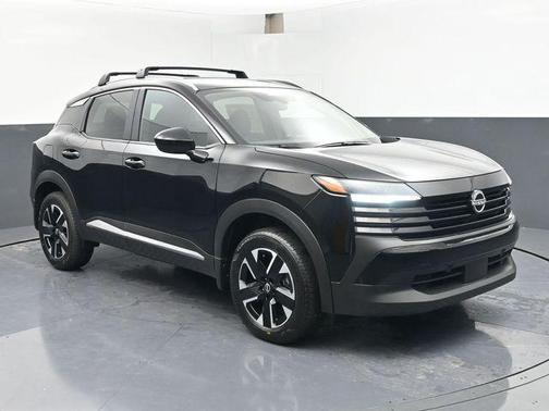 Super Black 2026 Nissan Kicks SV