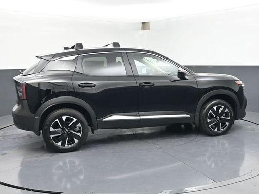 Super Black 2026 Nissan Kicks SV