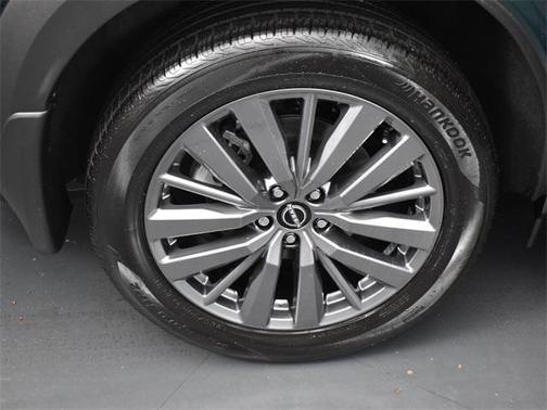 2025 Nissan Pathfinder SL FWD