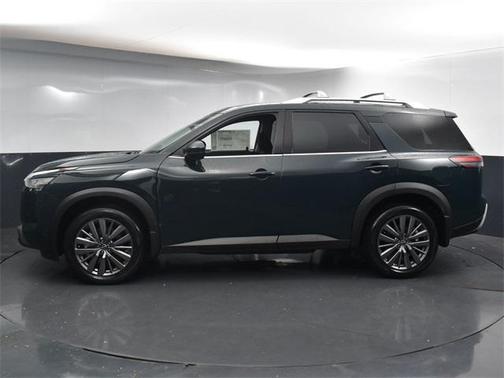 2025 Nissan Pathfinder SL FWD