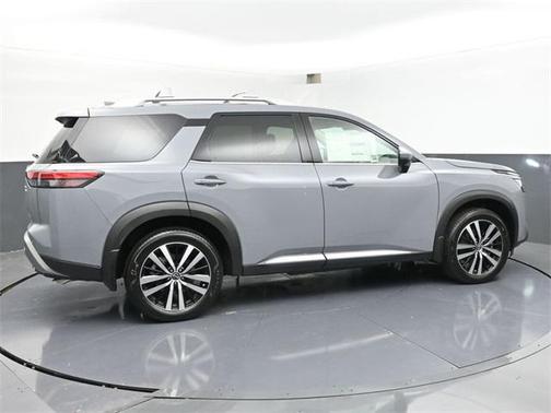2025 Nissan Pathfinder Platinum FWD