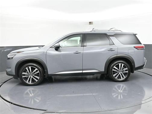 2025 Nissan Pathfinder Platinum FWD