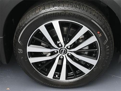 2025 Nissan Pathfinder Platinum FWD