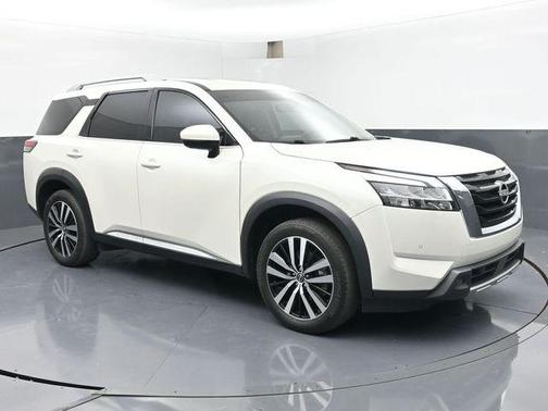 2023 Nissan Pathfinder Platinum 4WD