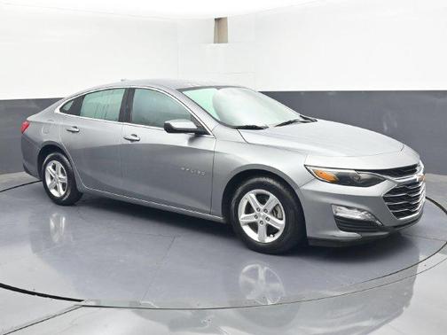 Sterling Gray Metallic 2024 Chevrolet Malibu FWD 1LT