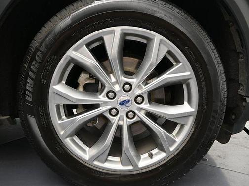 Agate Black Metallic 2022 Ford Explorer XLT