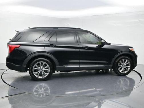 Agate Black Metallic 2022 Ford Explorer XLT