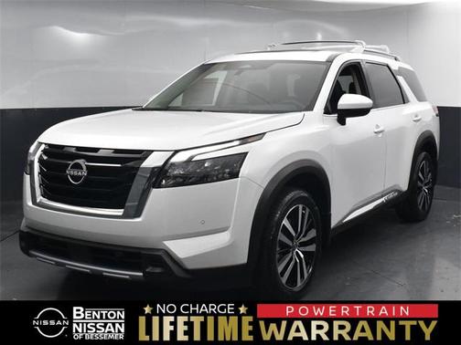 2025 Nissan Pathfinder Platinum FWD