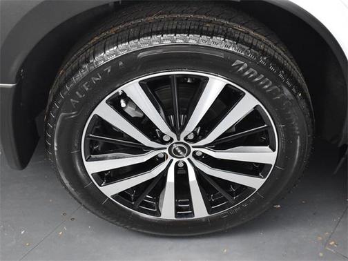 2025 Nissan Pathfinder Platinum FWD