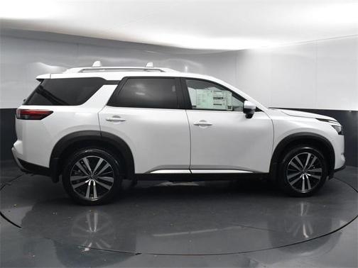 2025 Nissan Pathfinder Platinum FWD