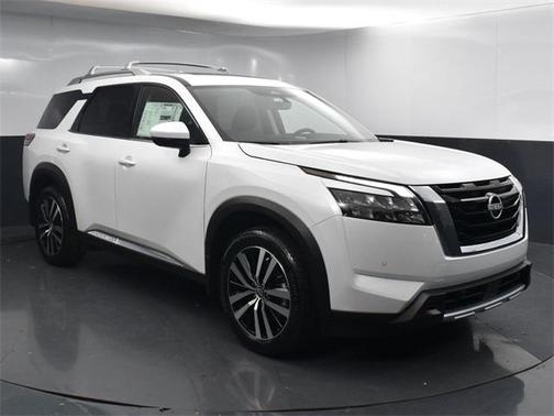 2025 Nissan Pathfinder Platinum FWD