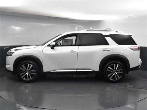 2025 Nissan Pathfinder Platinum FWD