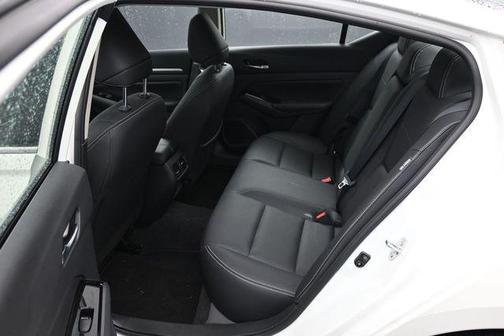 Pearl White Tricoat 2025 Nissan Altima 2.5 SL