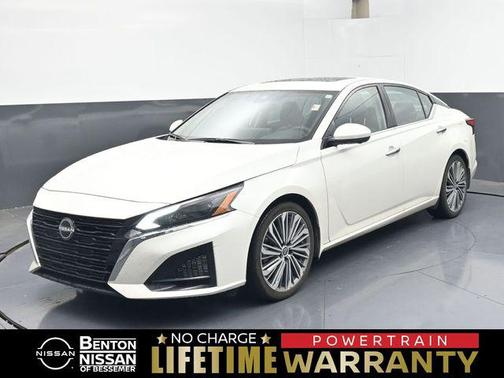 Pearl White Tricoat 2025 Nissan Altima 2.5 SL