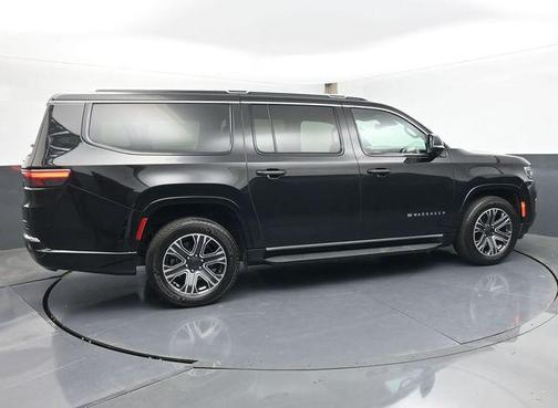 Diamond Black Crystal Pearlcoat 2024 Jeep Wagoneer L Series II 4x4