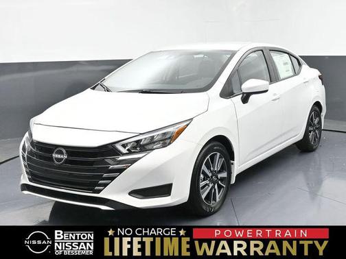 Aspen White Tricoat 2025 Nissan Versa 1.6 SV