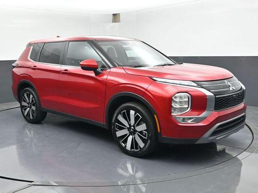 Red Diamond 2025 Mitsubishi Outlander SE 2.5 2WD