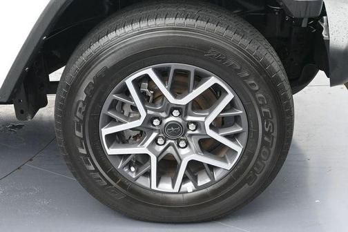 Bright White Clearcoat 2025 Jeep Wrangler 4-Door Sahara 4x4