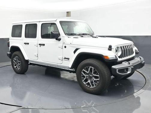 Bright White Clearcoat 2025 Jeep Wrangler 4-Door Sahara 4x4