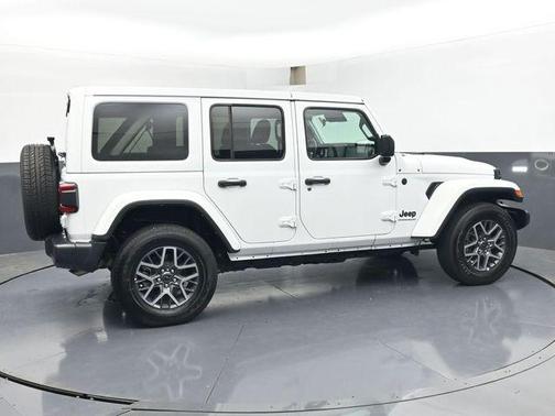 Bright White Clearcoat 2025 Jeep Wrangler 4-Door Sahara 4x4