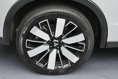 Alloy Silver Metallic 2025 Mitsubishi Outlander SE 2.5 S-AWC