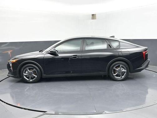 Aurora Black Pearl 2025 Kia K4 LXS