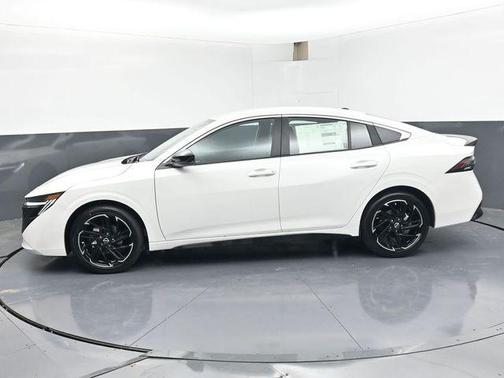 Aspen White Tricoat 2026 Nissan Sentra SR