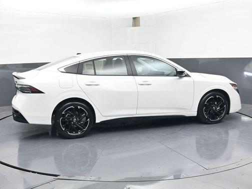 Aspen White Tricoat 2026 Nissan Sentra SR