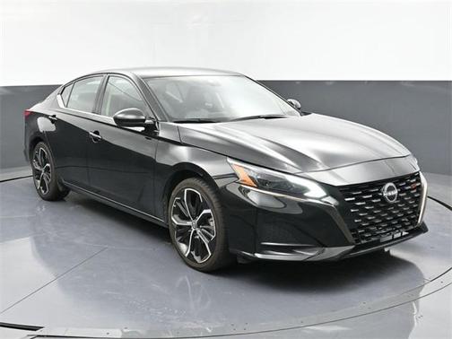 2023 Nissan Altima SR FWD