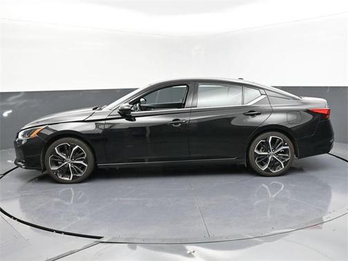 2023 Nissan Altima SR FWD