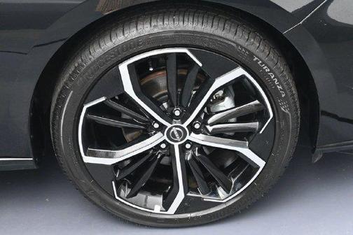 Super Black Clearcoat 2025 Nissan Altima SR FWD