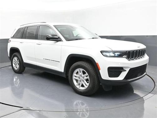 2022 Jeep Grand Cherokee Laredo