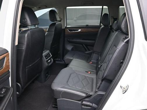 2024 Volkswagen Atlas 2.0T SE w/Technology 4MOTION