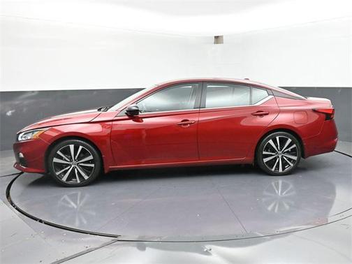 2022 Nissan Altima SR FWD