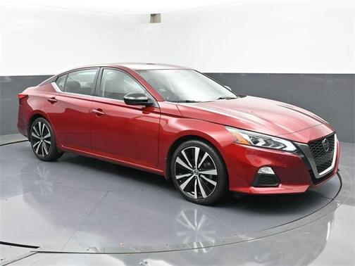 2022 Nissan Altima SR FWD