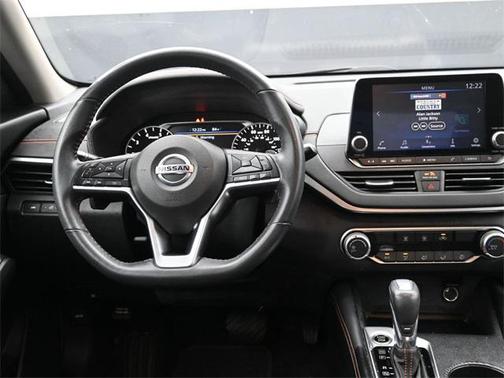 2022 Nissan Altima SR FWD