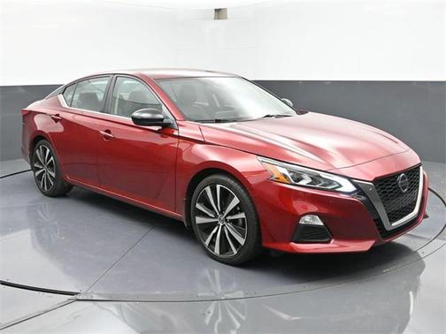 2022 Nissan Altima SR FWD