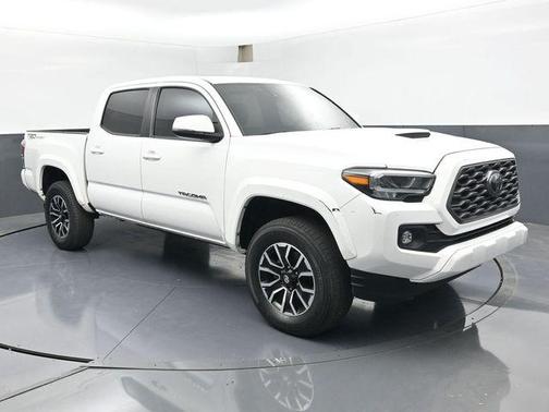 White 2022 Toyota Tacoma TRD Sport