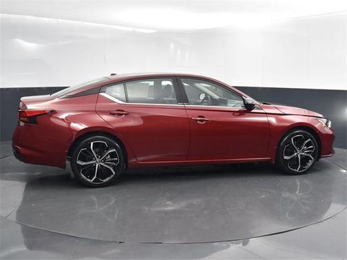 2024 Nissan Altima SR FWD