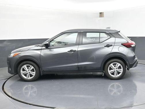 Gun Metallic 2024 Nissan Kicks S