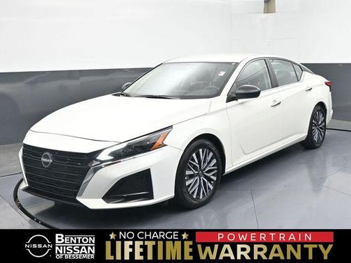 Glacier White 2025 Nissan Altima 2.5 SV