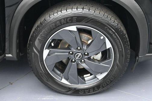 Super Black 2024 Nissan Rogue SV