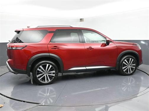 2025 Nissan Pathfinder Platinum FWD